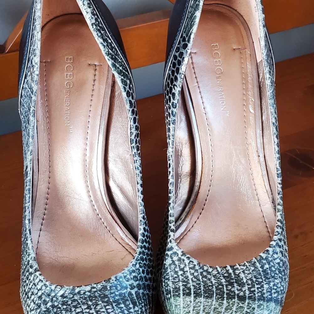 Bcbgeneration Snakeskin Print Platform Heels Blue… - image 4